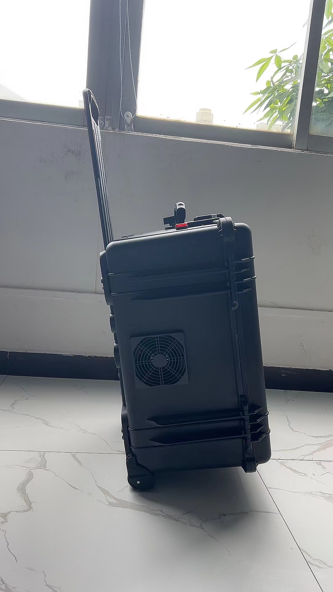 雄关区手拉箱型移动通信干扰器